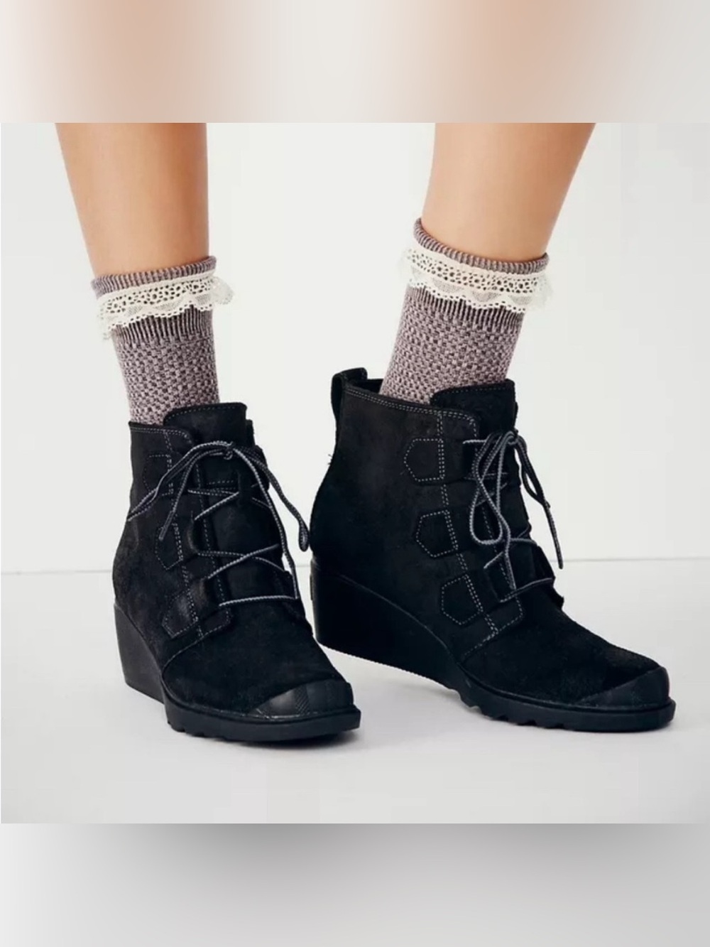 Like new* Sorel ‘Toronto’ Lace- up suede wedge platform boots